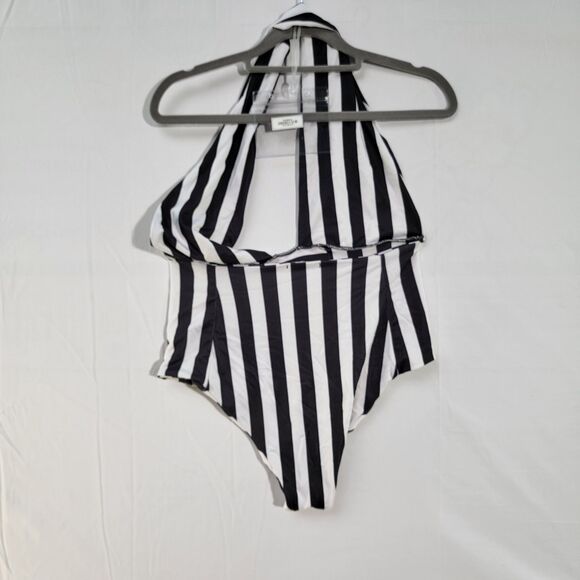 Pretty Little Thing Black & White Striped One Piece Sexy Bikini Swimsuit Size 10 - Picture 5 of 10